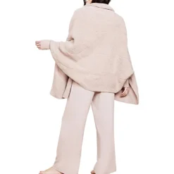 Hot Barefoot Dreams CozyChic® Cable Weave Blanket Wrap CarbonPearlWillow